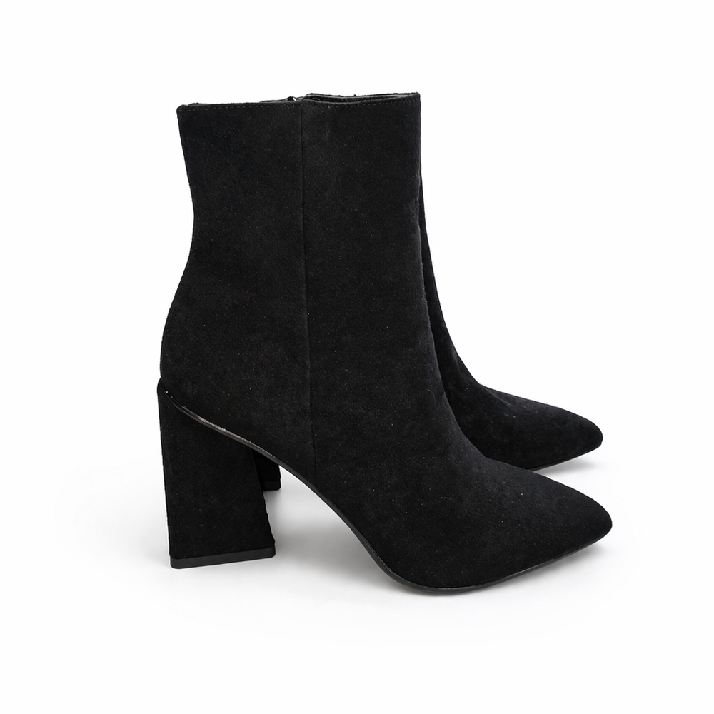 BAR III Women's Asya Pointed Toe Triangle Heel Bootie Size 5.5